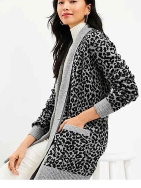 LOFT Grey/Black Leopard Print Pocket Open Cardigan. Size small.
